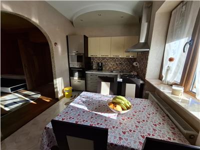 Apartament 2 camere in Centru la casa